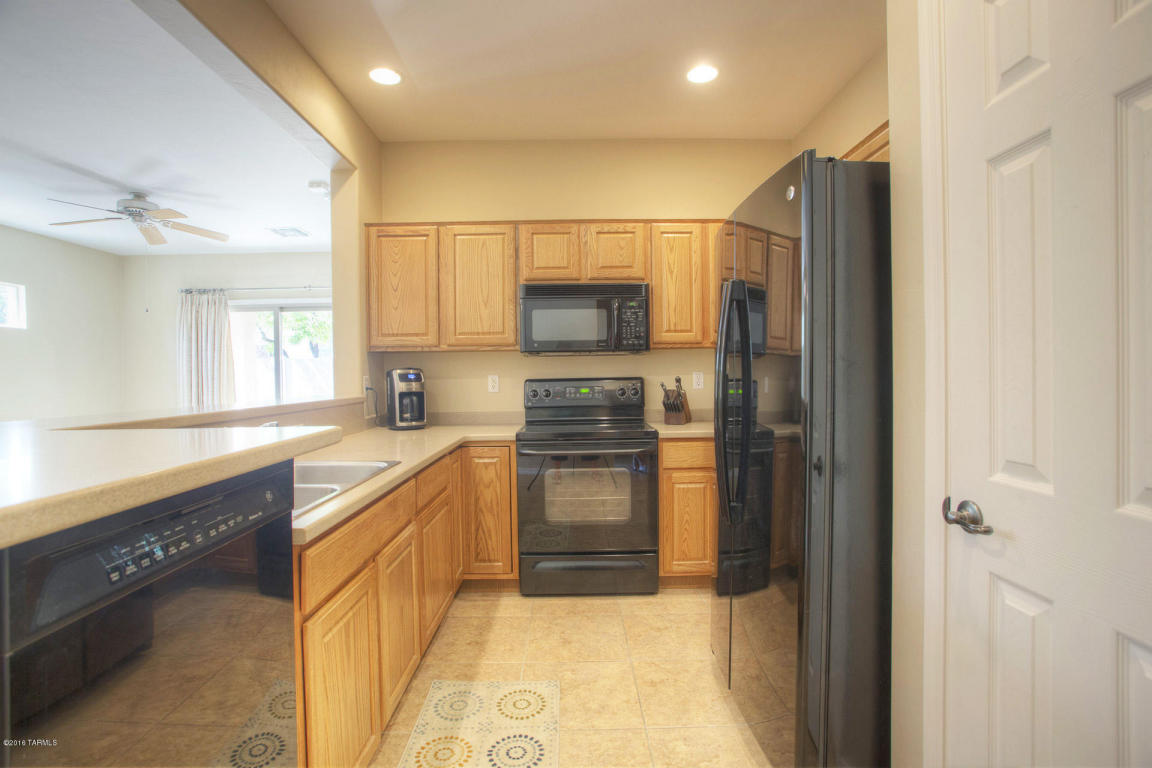707 W Calle Media Luz, Sahuarita, AZ 85629