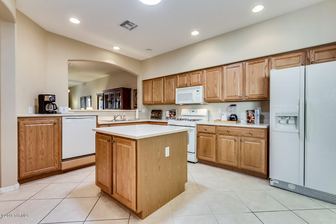 708 W Calle Montero, Sahuarita, AZ 85629