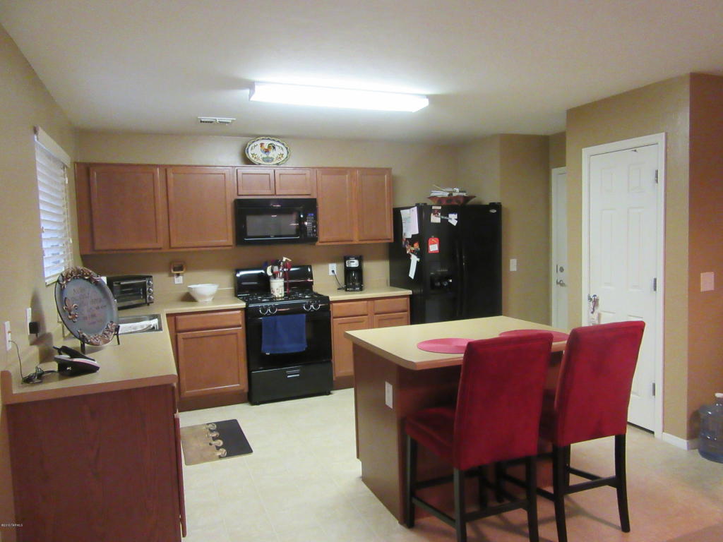 92 W Via Costilla, Sahuarita, AZ 85629