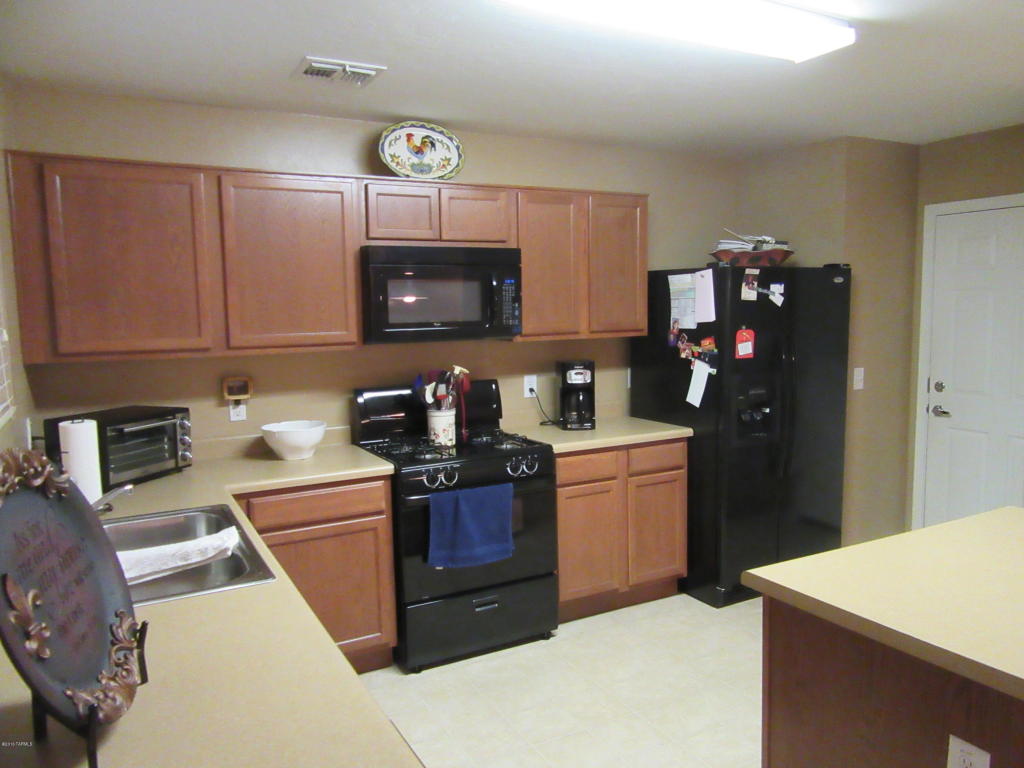 92 W Via Costilla, Sahuarita, AZ 85629