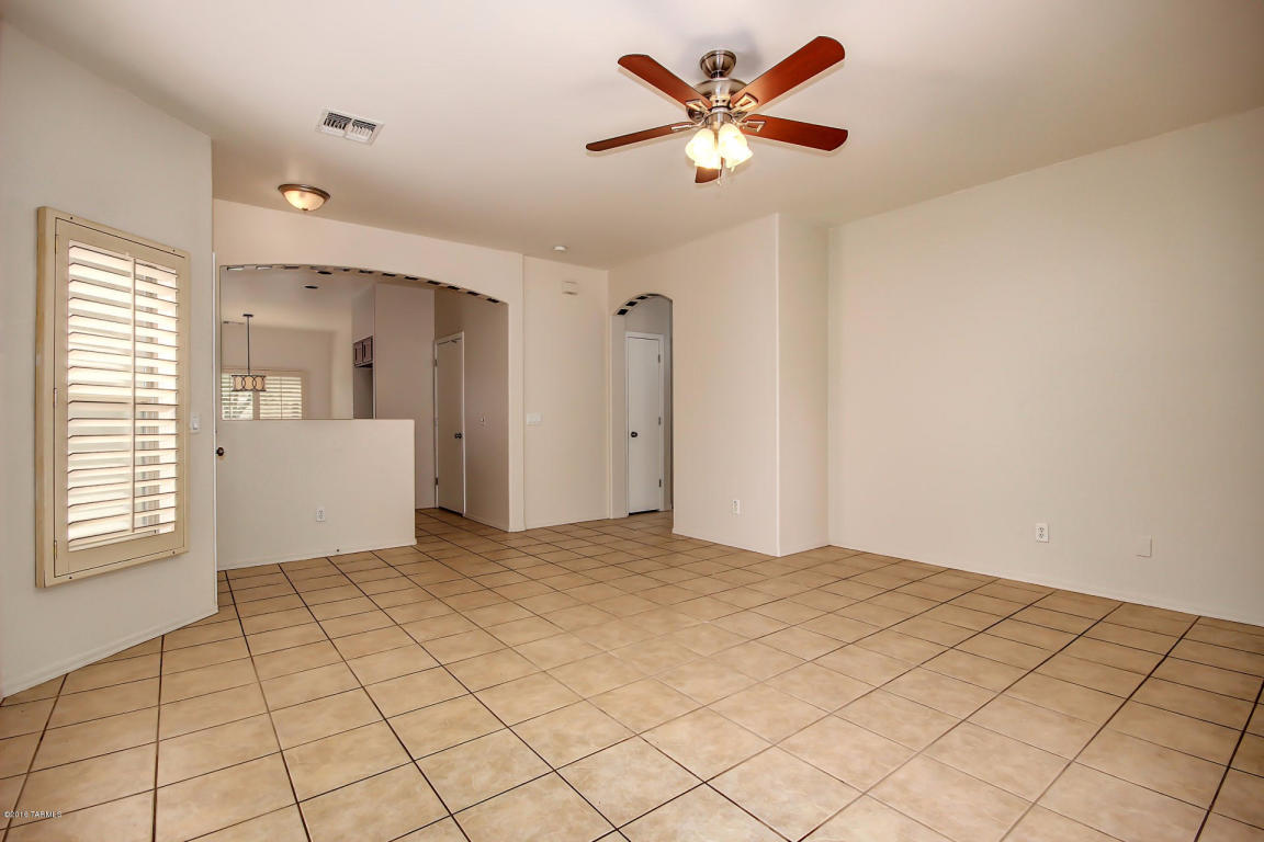 99 E Calle Puente Azul, Sahuarita, AZ 85629
