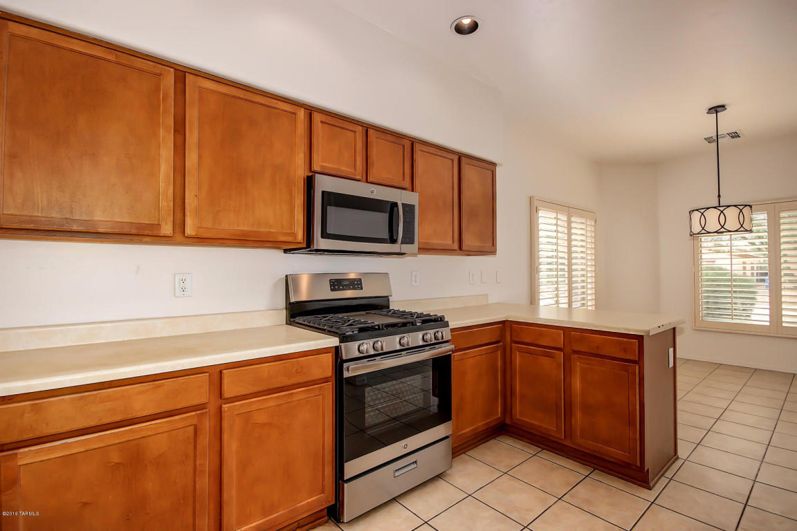 99 E Calle Puente Azul, Sahuarita, AZ 85629