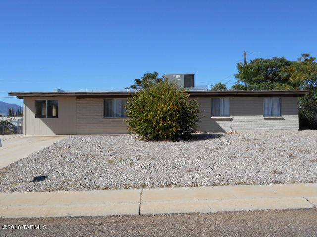 396 Pine Tree, Sierra Vista, AZ 85635