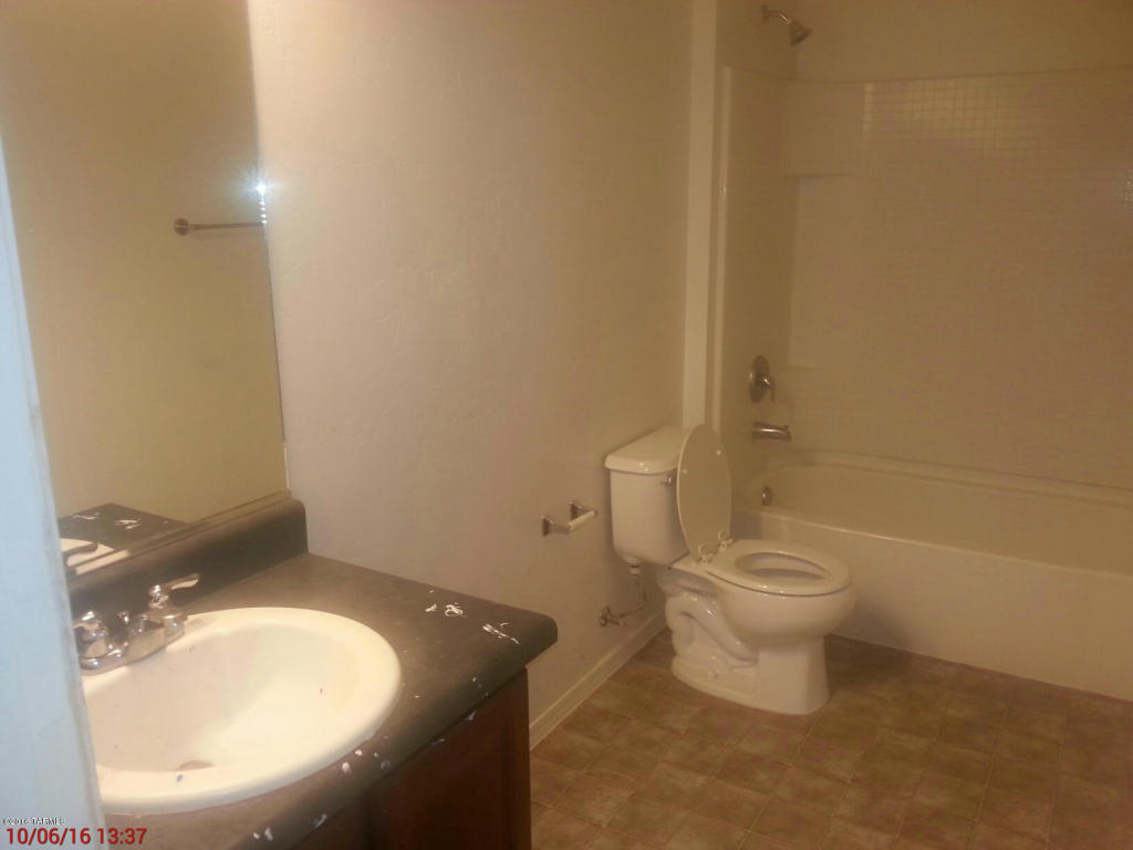 643 S Courts Redford, Vail, AZ 85641
