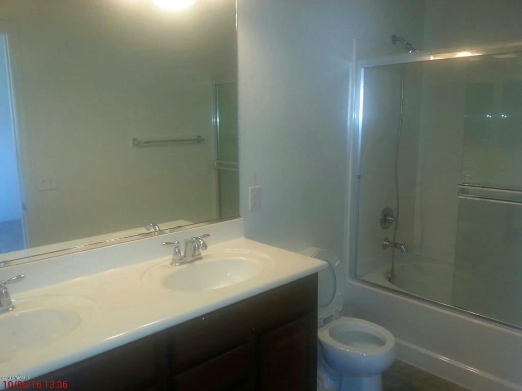 643 S Courts Redford, Vail, AZ 85641