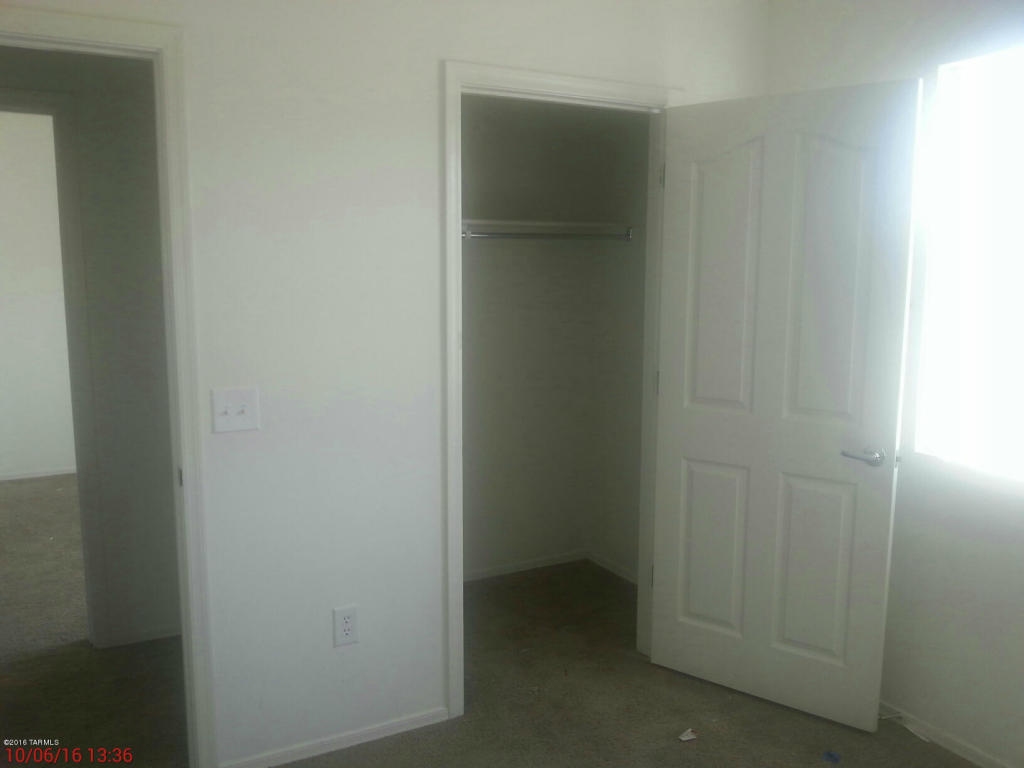 643 S Courts Redford, Vail, AZ 85641
