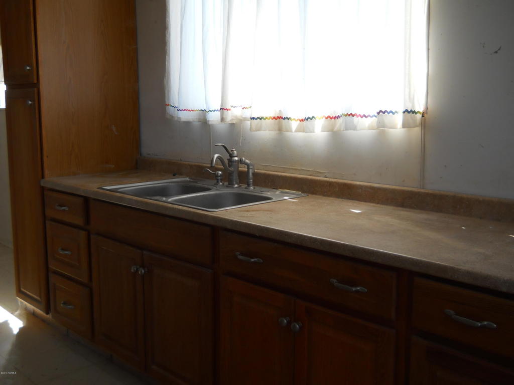 9670 S Someday Way, Willcox, AZ 85643