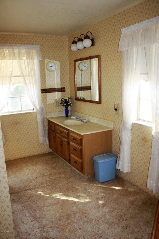 4141 N Silver Spur, Willcox, AZ 85643
