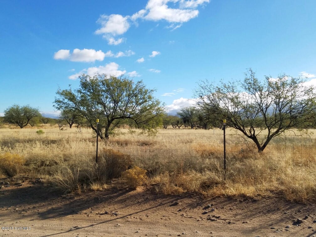 900 W Hawk Way, Amado, AZ 85645