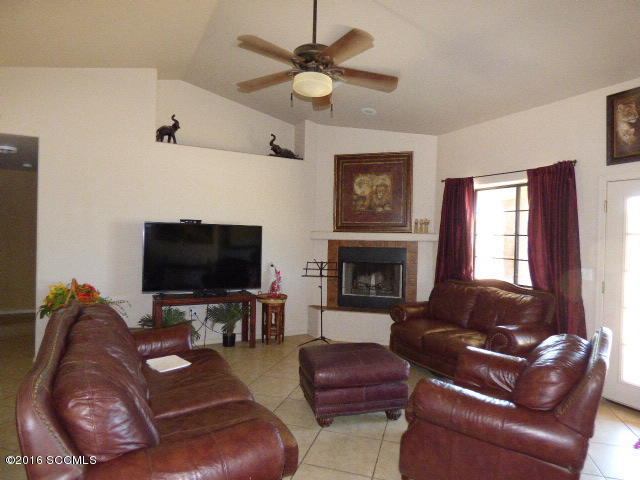 96 Calle Quintana, Rio Rico, AZ 85648