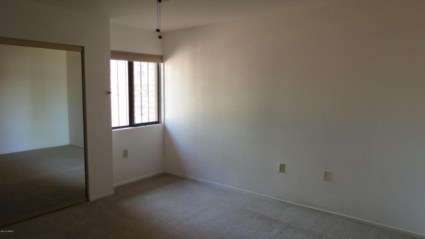 1704 W Dalehaven, Tucson, AZ 85704