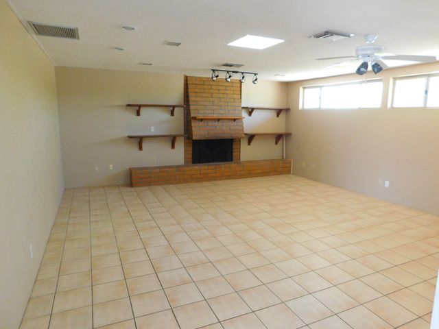 925 W Calle CatavinosTucson, AZ, 85704Pima County