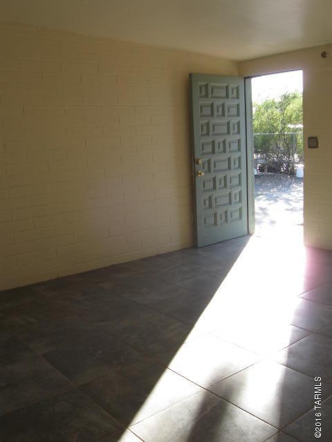 5361 S 6th Av, Tucson, AZ 85706
