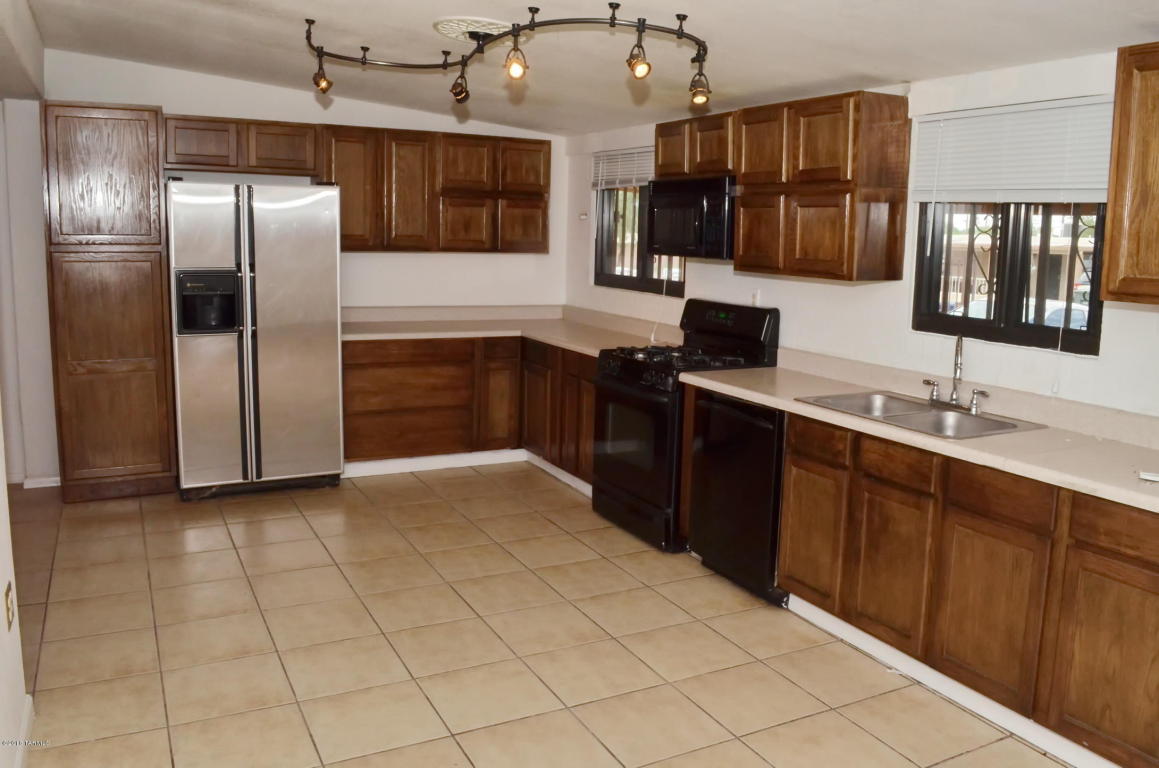 5525 S 13th Avenue, Tucson, AZ 85706