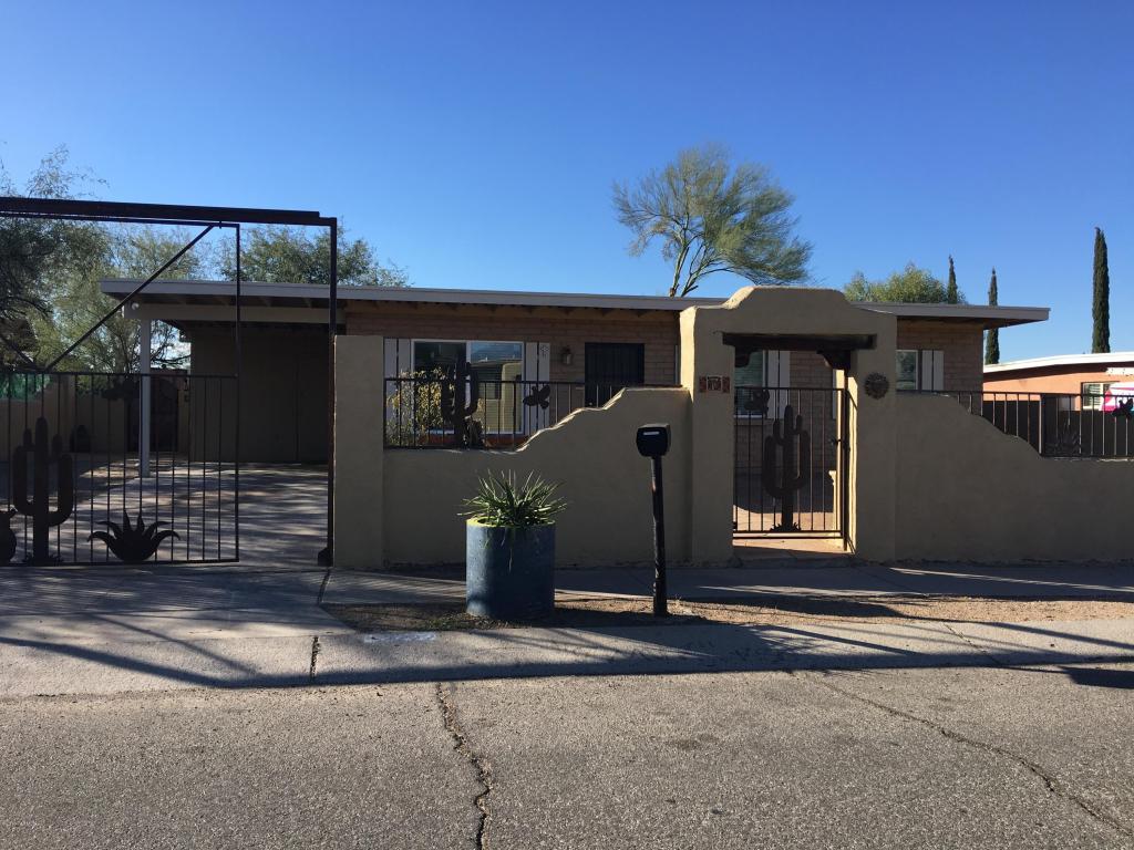 2222 E Honeysuckle, Tucson, AZ 85706