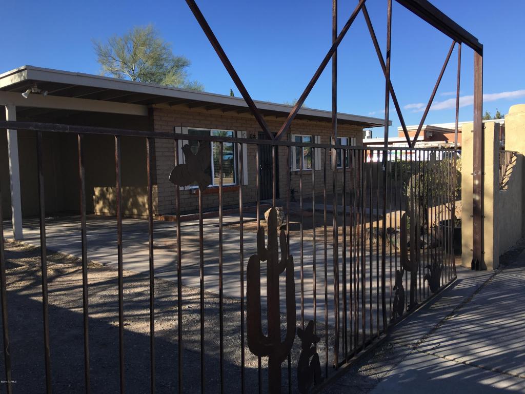 2222 E Honeysuckle, Tucson, AZ 85706