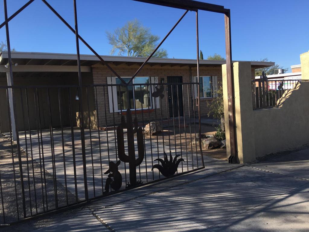 2222 E Honeysuckle, Tucson, AZ 85706