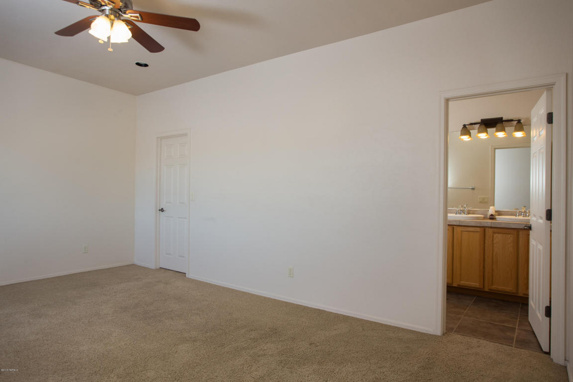 8695 E Placita De Las Tarascas, Tucson, AZ 85710