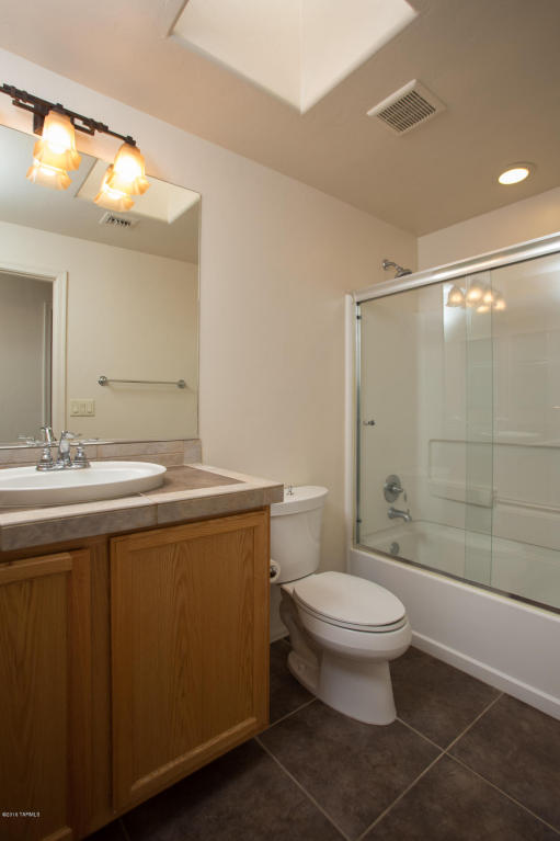 8695 E Placita De Las Tarascas, Tucson, AZ 85710