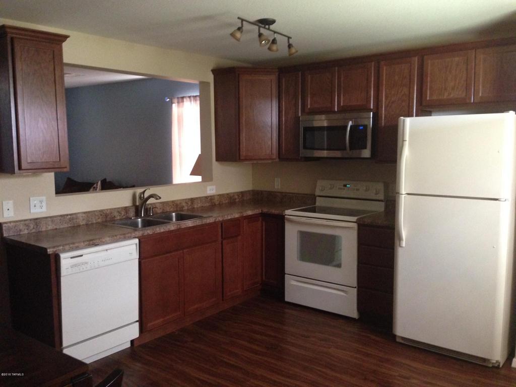 2076 S Cutter, Tucson, AZ 85710