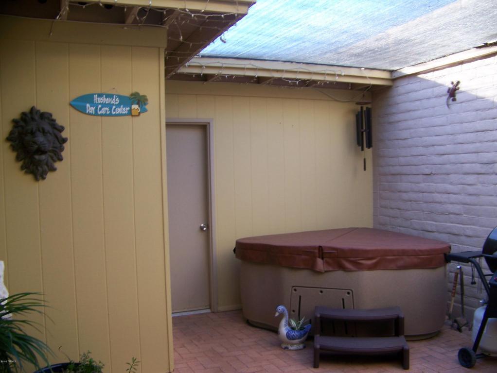 1268 S Camino Seco, Tucson, AZ 85710