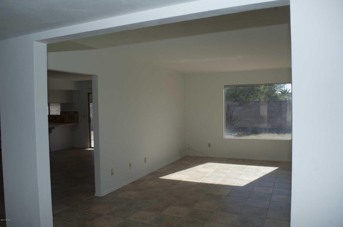8802 E 5Th, Tucson, AZ 85710