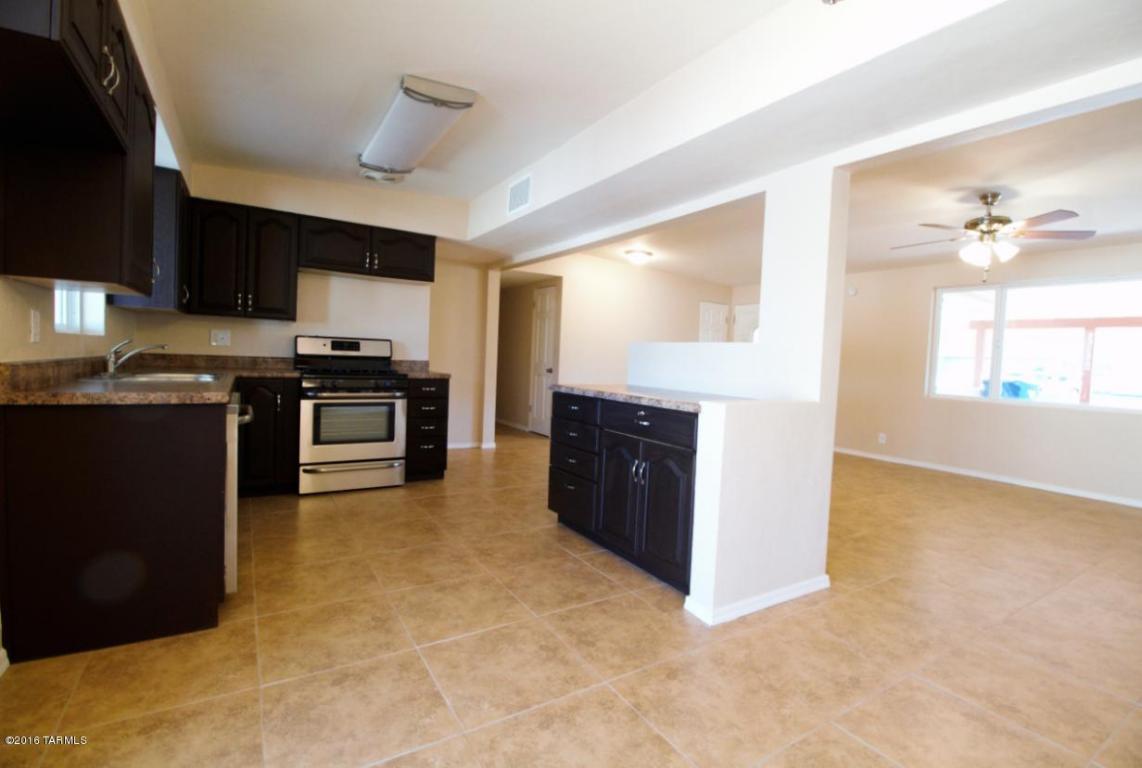 7033 E Calle Denebola, Tucson, AZ 85710