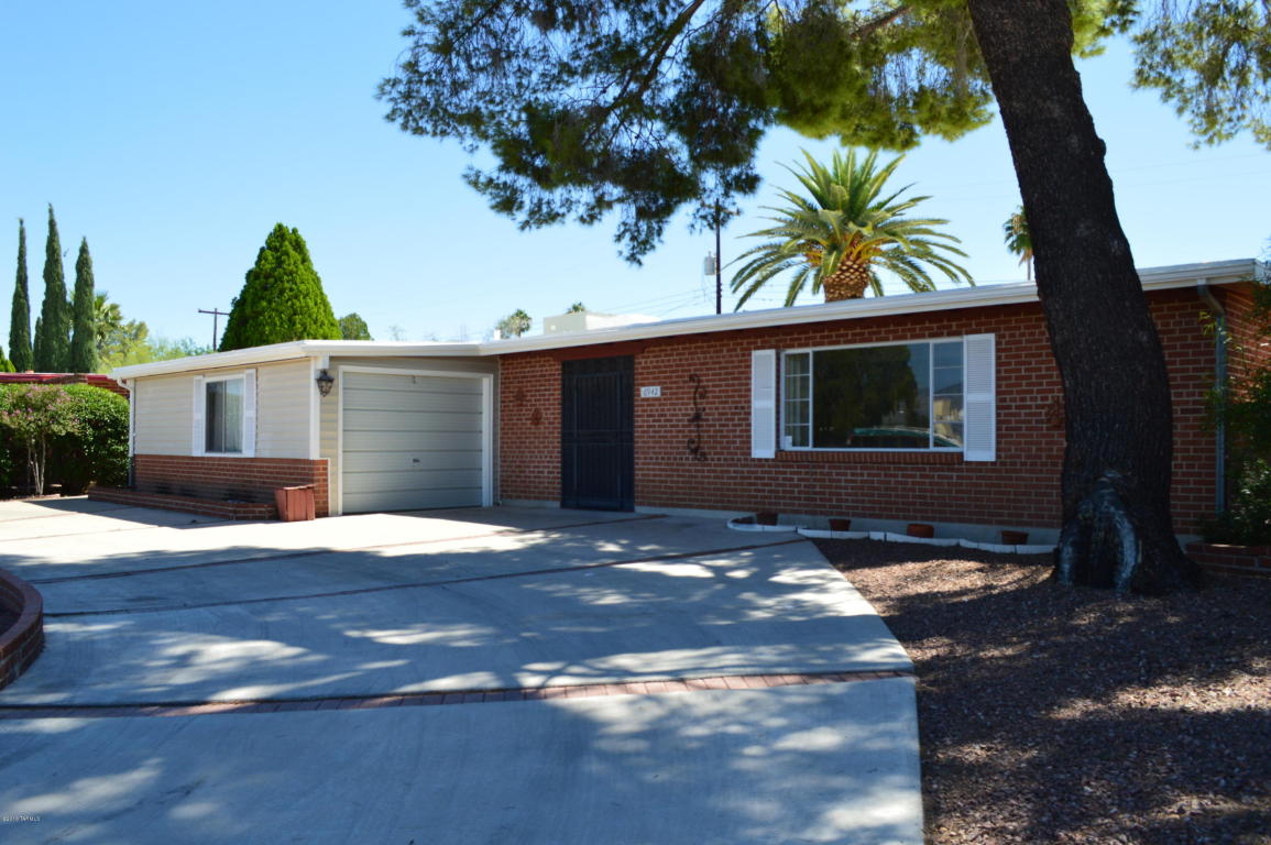 6942 E Calle Bellatrix, Tucson, AZ 85710