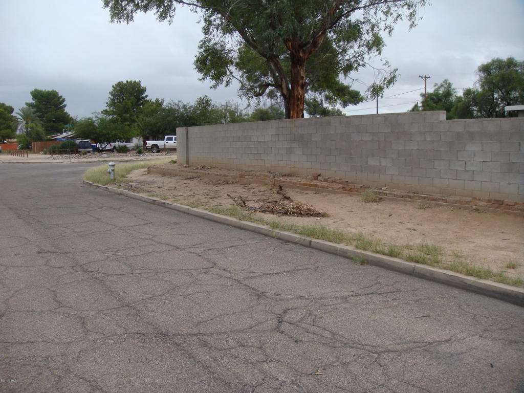 5850 E 21st, Tucson, AZ 85711
