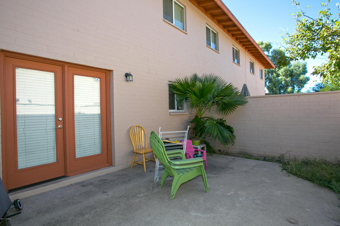 924 N Desert, Tucson, AZ 85711