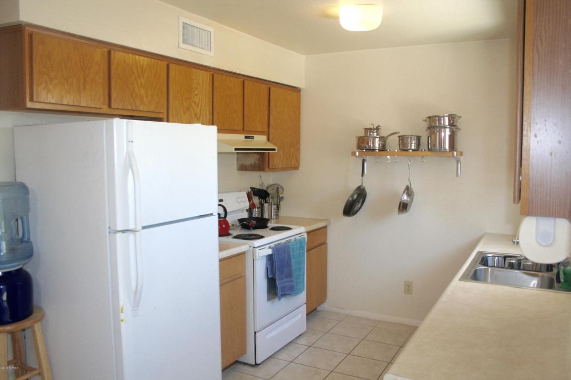2001 S Longfellow, Tucson, AZ 85711