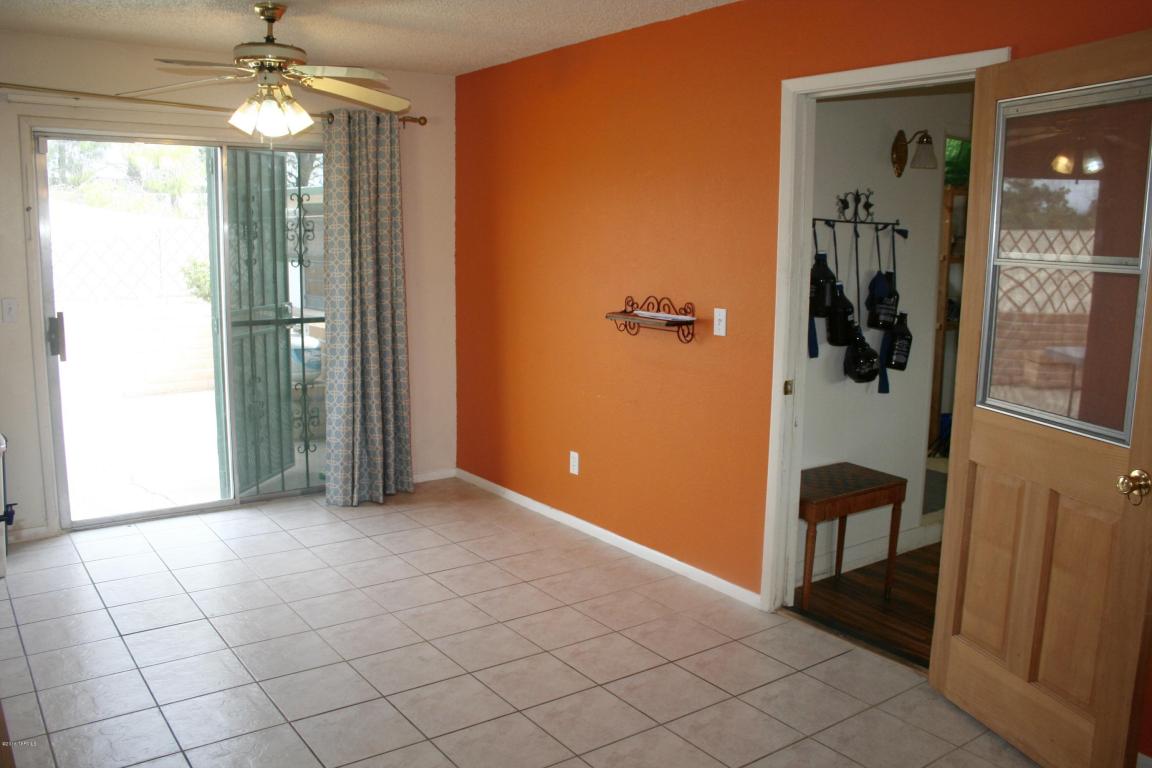 2001 S Longfellow, Tucson, AZ 85711