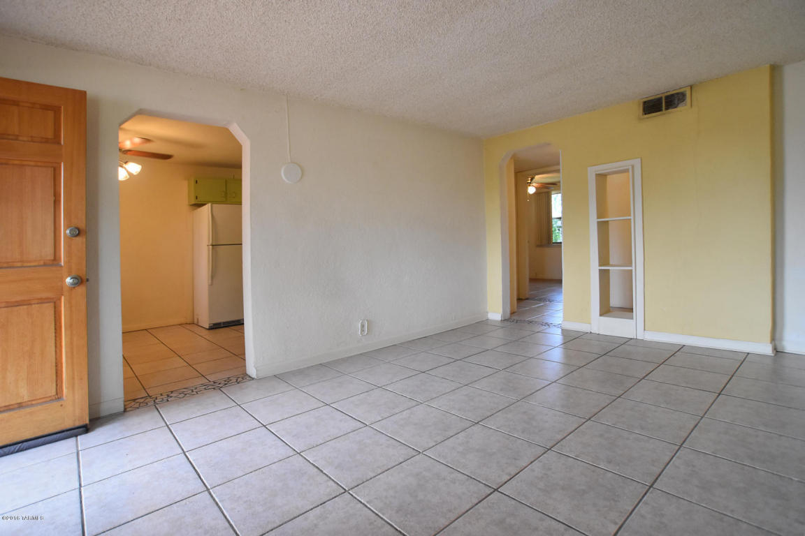4071 E Santa Barbara, Tucson, AZ 85711