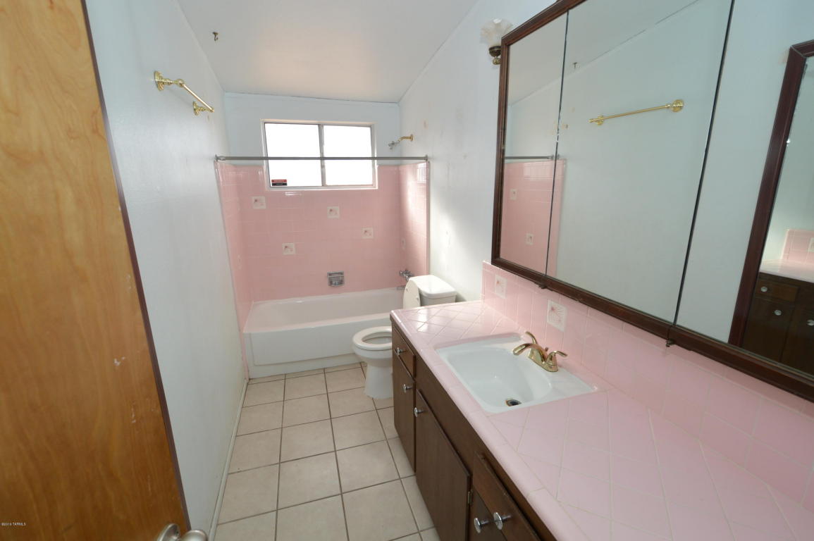 6074 E 20th, Tucson, AZ 85711