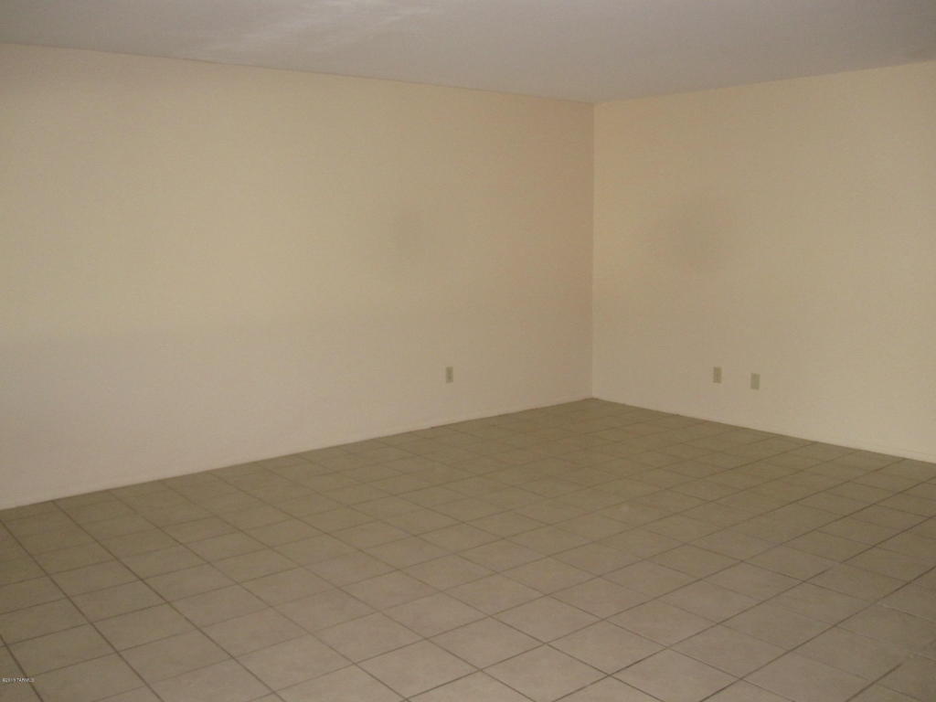 2432 N Sahuara Av, Tucson, AZ 85712