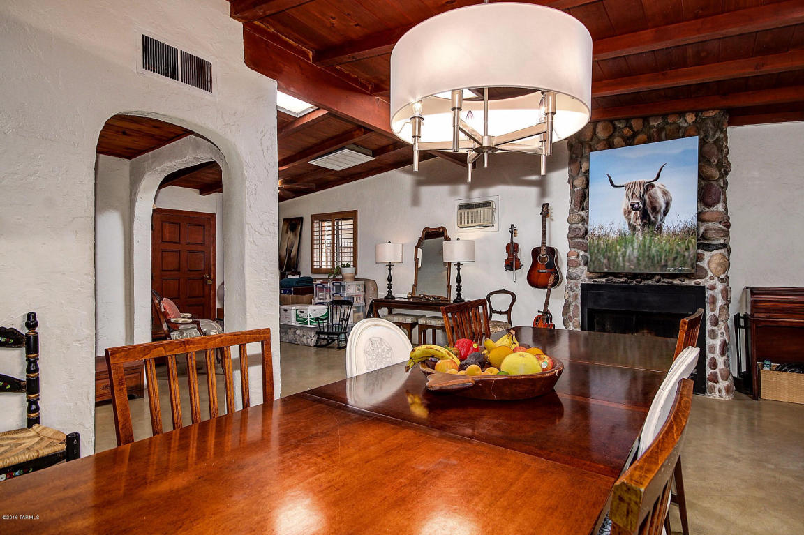 2858 N Laurel, Tucson, AZ 85712