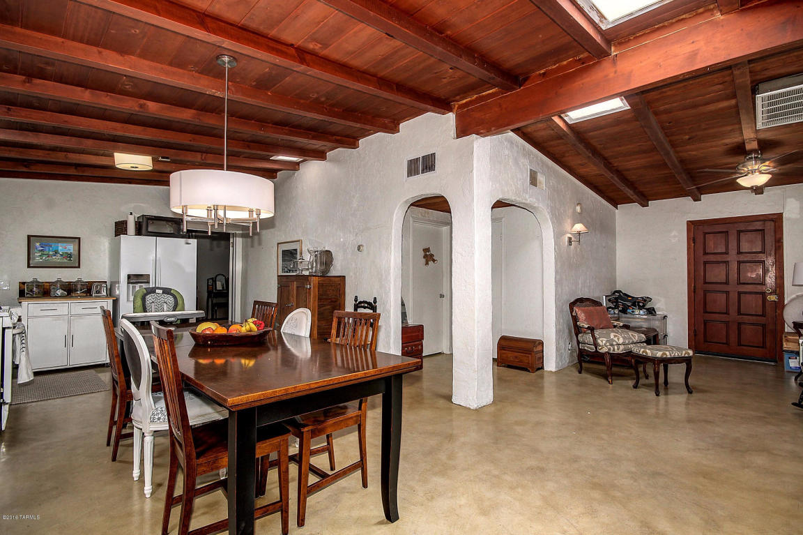2858 N Laurel, Tucson, AZ 85712