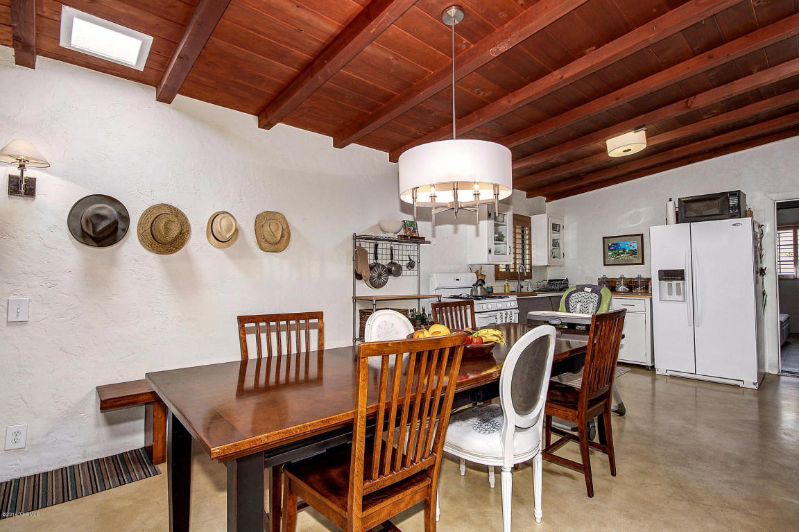 2858 N Laurel, Tucson, AZ 85712