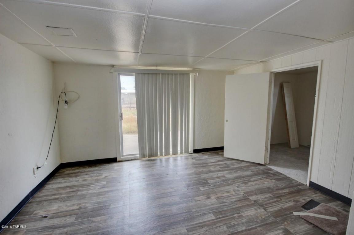 2002 W Saxony, Tucson, AZ 85713