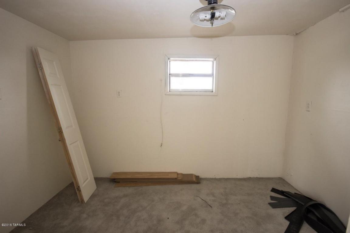 2002 W Saxony, Tucson, AZ 85713