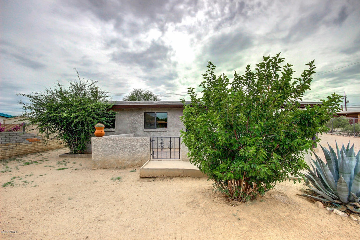 1855 W Calle Del Arroyito, Tucson, AZ 85713