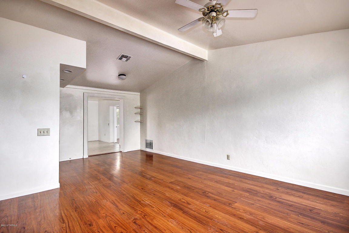 1855 W Calle Del Arroyito, Tucson, AZ 85713