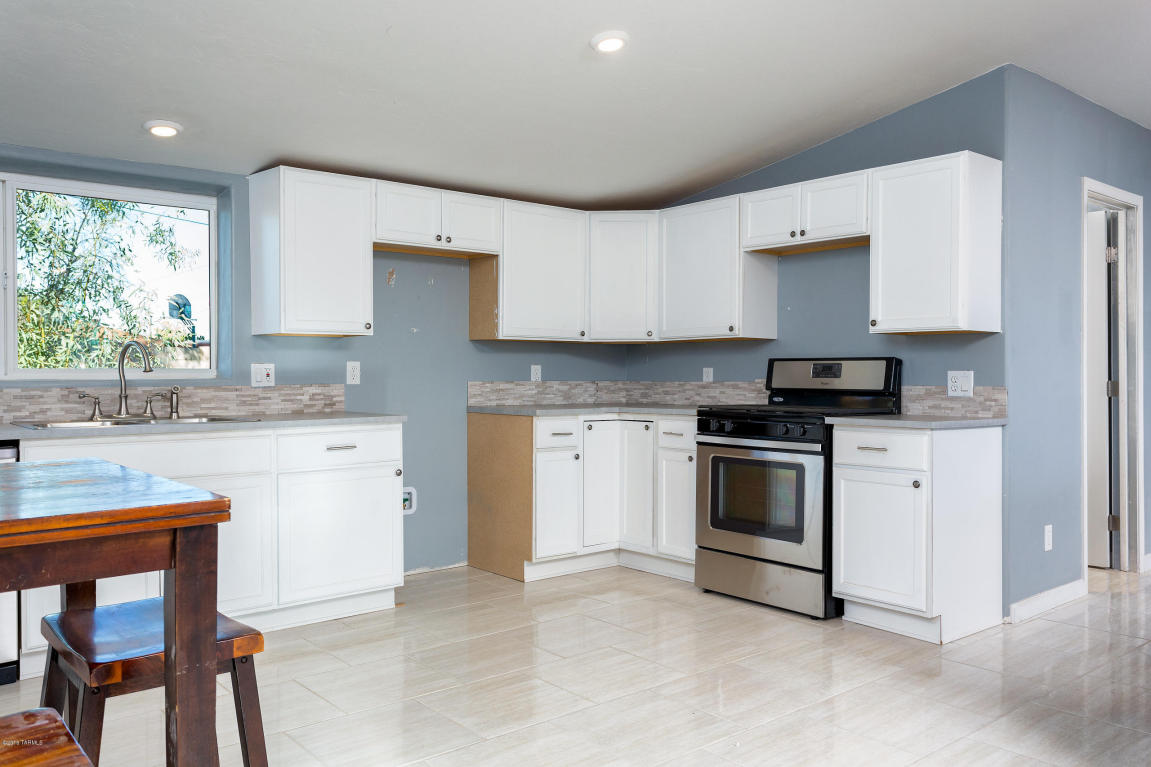2331 E Warwick, Tucson, AZ 85713