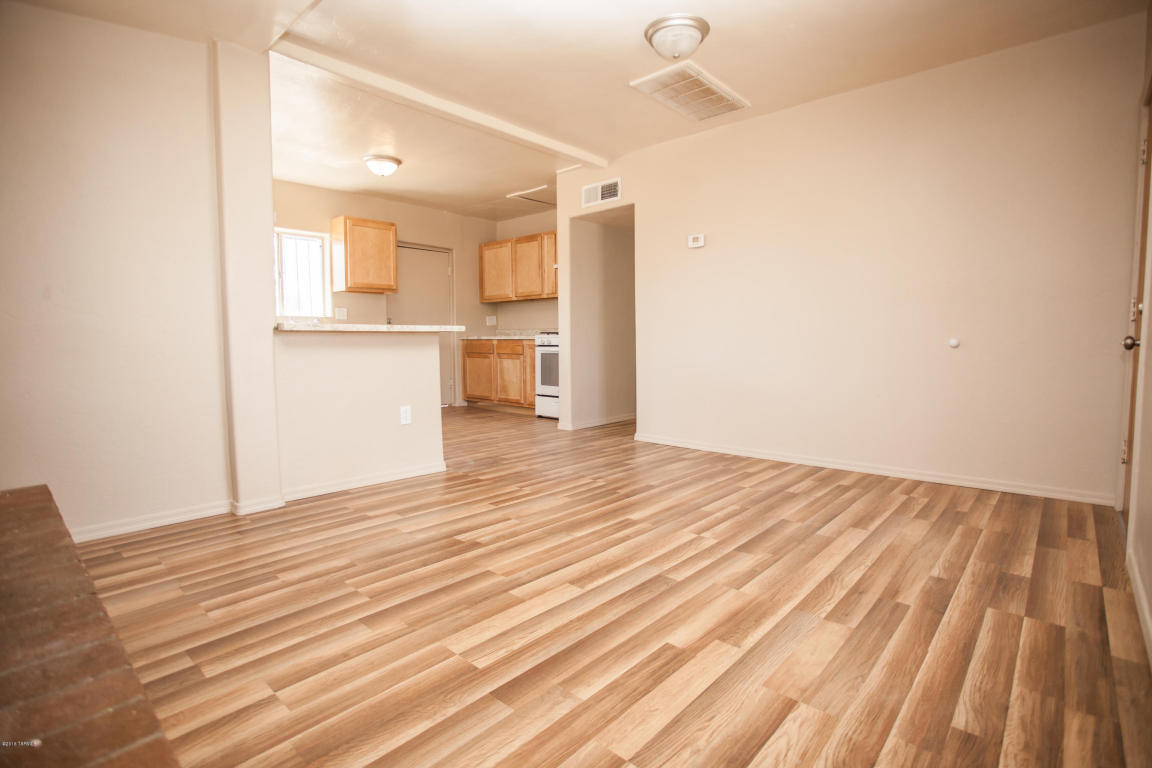 351 W President, Tucson, AZ 85714
