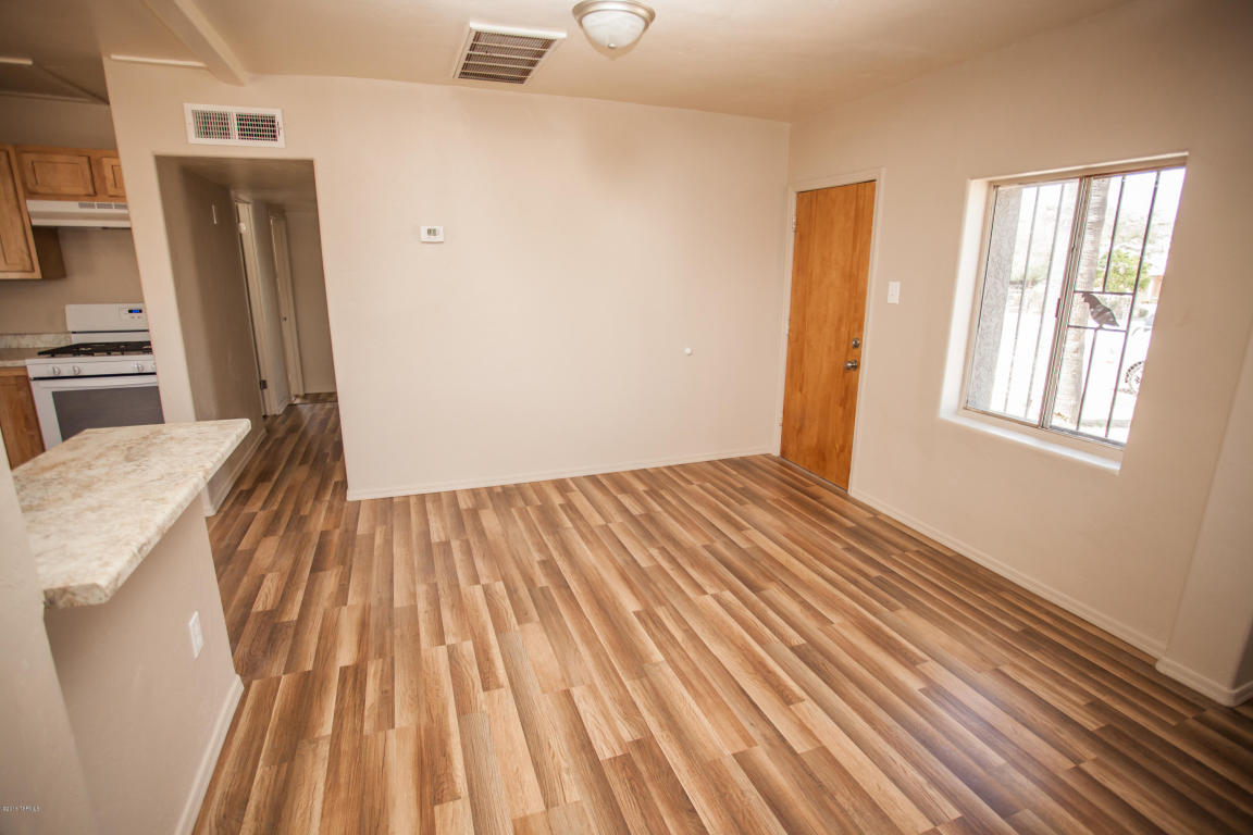 351 W President, Tucson, AZ 85714
