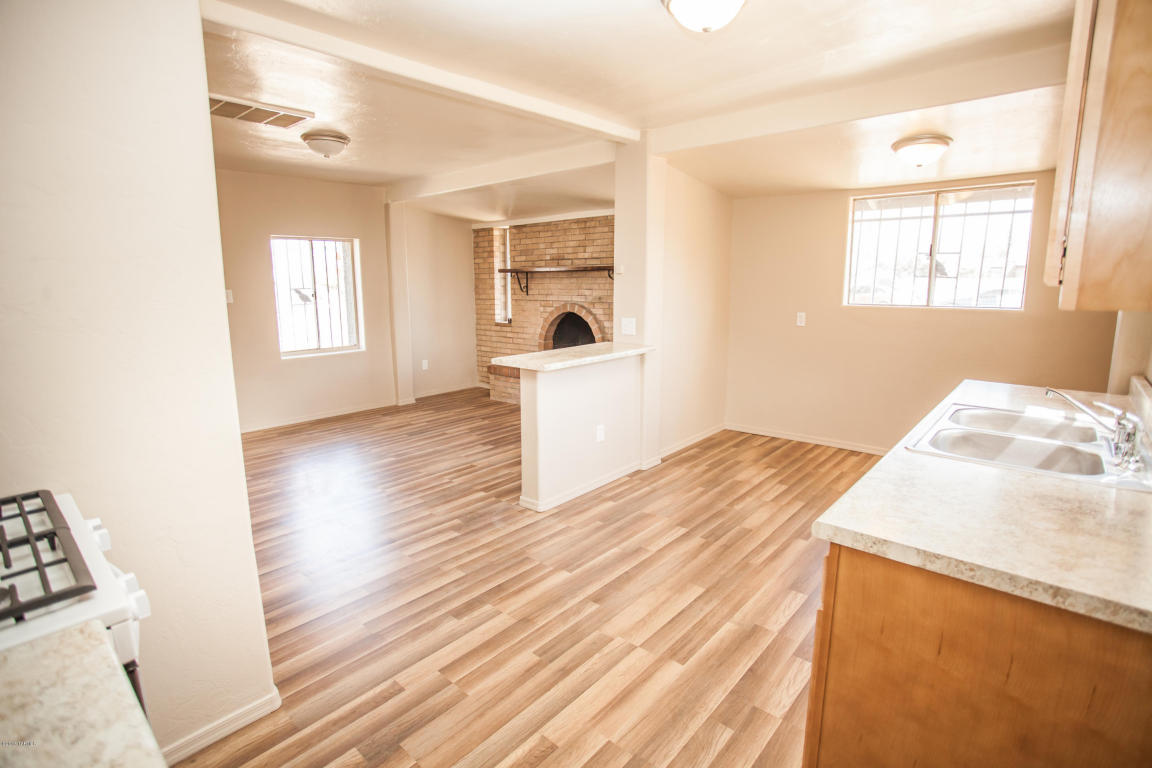351 W President, Tucson, AZ 85714