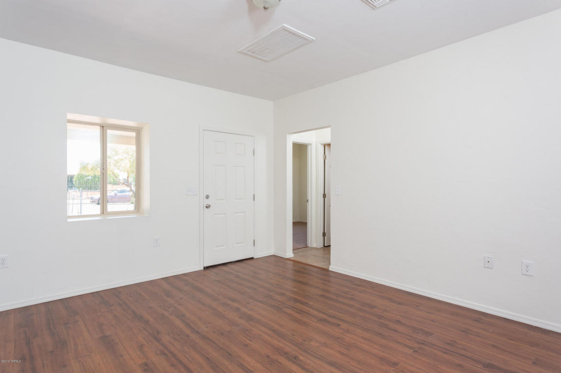 102 W Palmdale, Tucson, AZ 85714