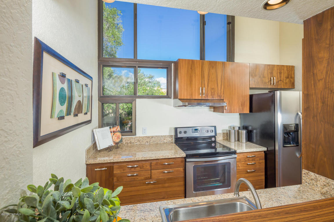 7622 E Callisto, Tucson, AZ 85715