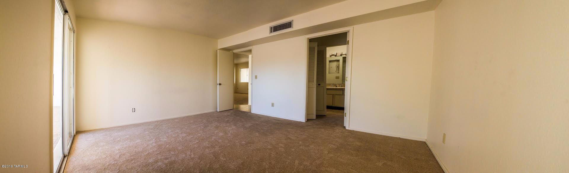 8956 E PALMS PARK, Tucson, AZ 85715