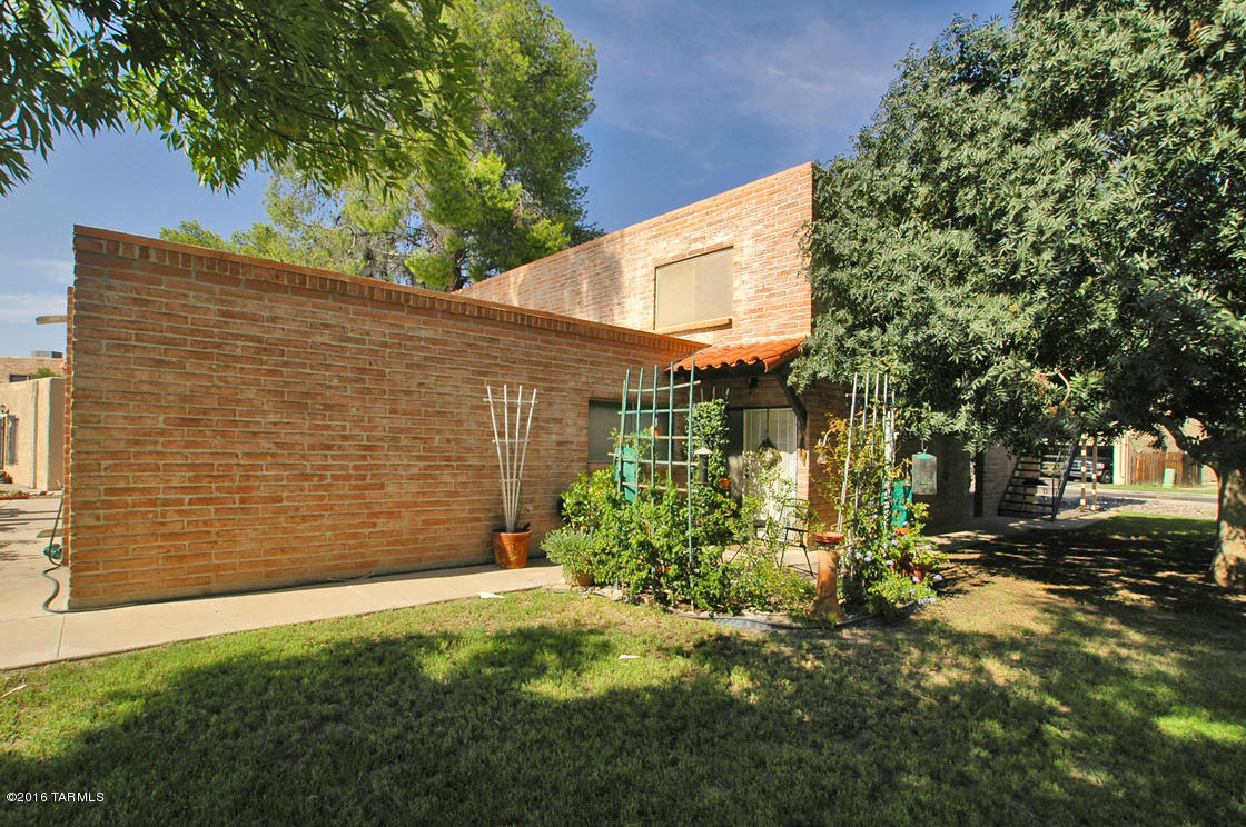 6549 E Calle La Paz, Tucson, AZ 85715